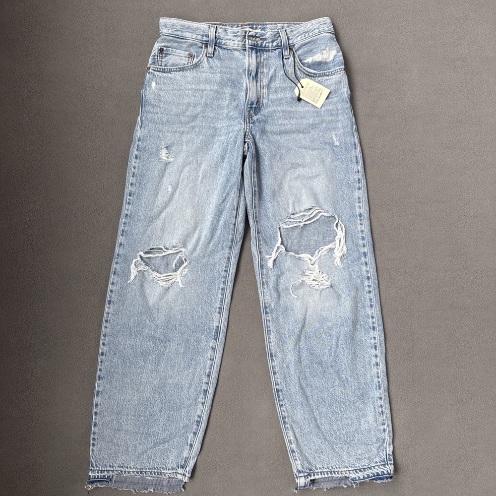 Levis Premium Jeans Womens 26 Baggy Dad Mid Rise Distressed Light Wash Denim NWT